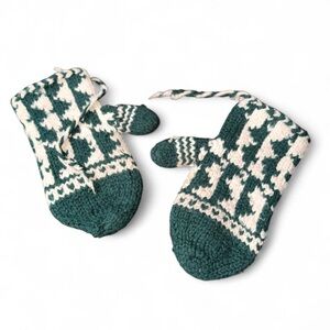 Women’s Green Knit Mittens